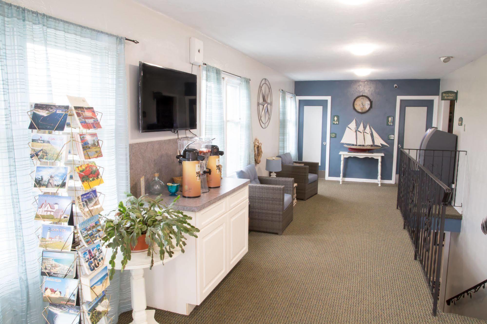 Uncommoner By Reverie Boutique Collection Hotel West Yarmouth
